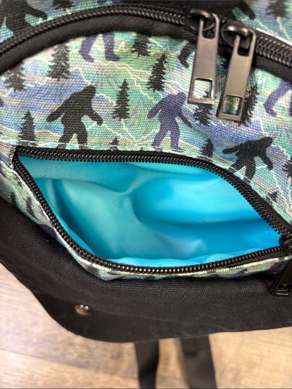 Sipsey Wilder Bigfoot Mini Backpack Sling Bag Sasquatch Print Crossbody - Picture 11 of 16